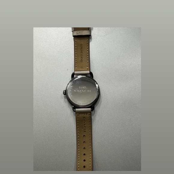 Coach watch! - Picture 4 of 8